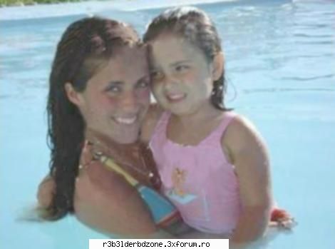 ~Anahi nemachiata~ - Anahi cu nepotica..ei in apa...soper cool si ara - ~Anahi~