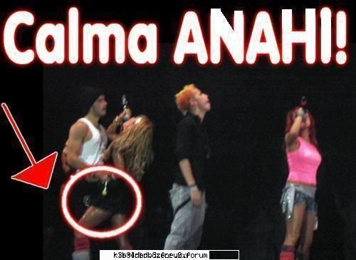 ~Anahi se incurca pe scena~ - Anahi s-a incurcat pe scena! a gresit directia - ~Anahi~